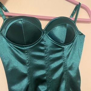 Beautiful Emerald Green Dress (M) Stretchy
